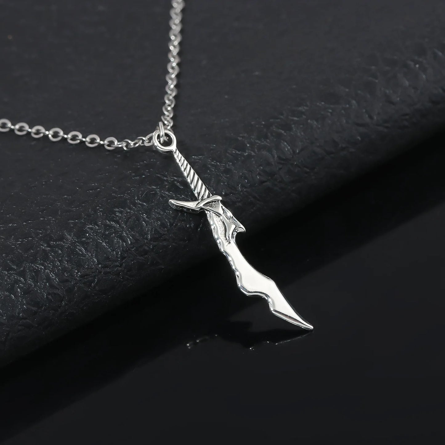 Anime-Inspired Pendant Necklace – Stylish Cosplay Accessory
