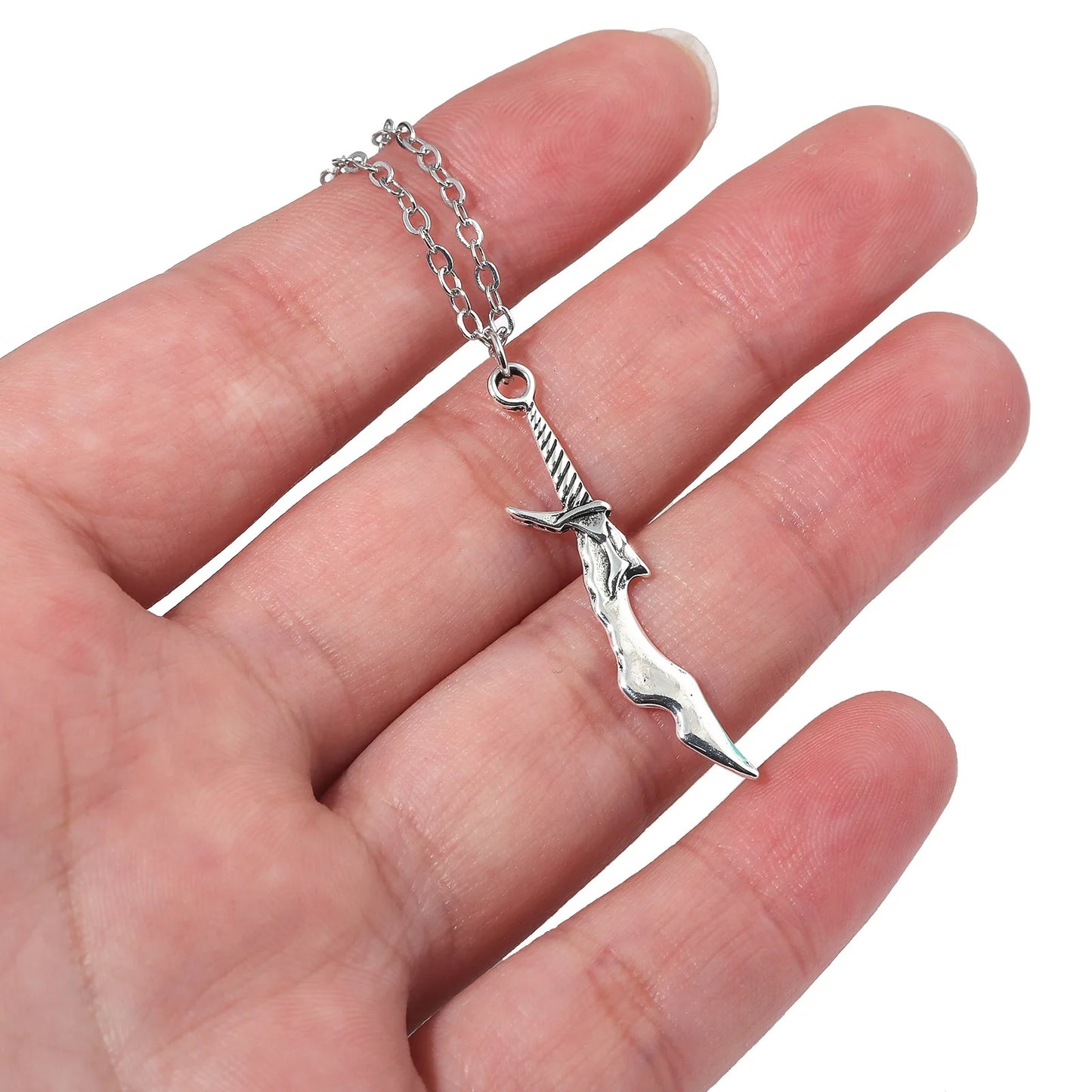 Anime-Inspired Pendant Necklace – Stylish Cosplay Accessory